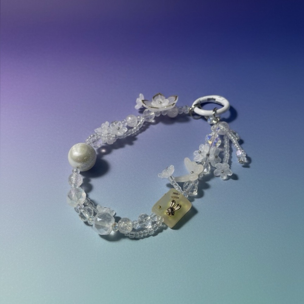 Handmade Elegant White Floral Phone Chain